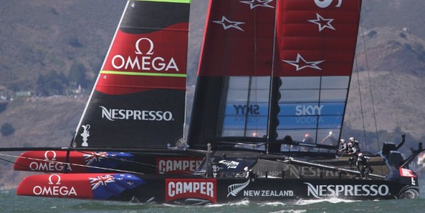 Emirates Team New Zealand races against Oracle Team USA in the 19th race of the America's Cup on Wednesday, September 25, 2013, in San Francisco. Oracle Team USA won the race and event. AFP PHOTO/Mathew Sumner