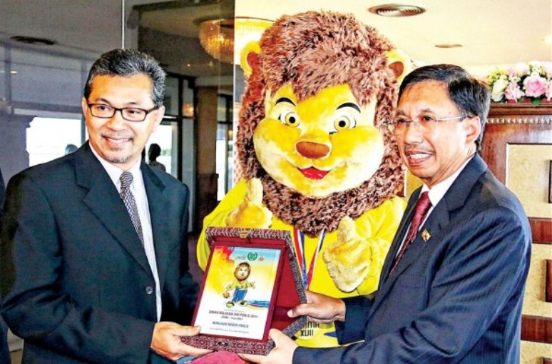Azlan Extends Official Invitation to Brunei