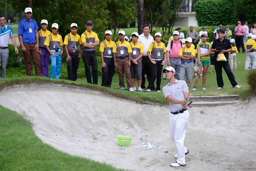 Junior golfers meet the pros at Maybank Malaysian Open