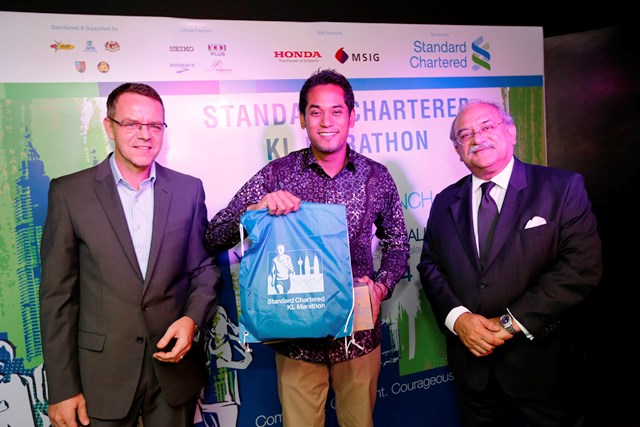 Khairy Fills in First Slot of Standard Chartered KL Marathon 2014