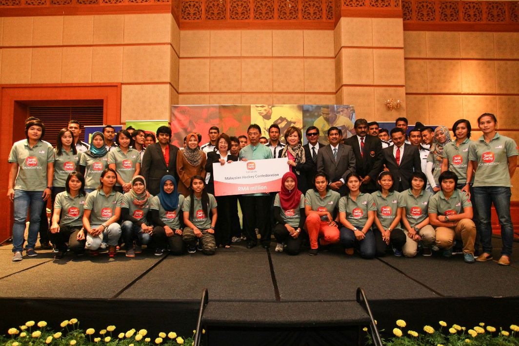 The Malaysian Hockey Confederation’s (MHC) efforts to mould the senior men and women national teams into a reckoning force received a timely boost from YayasanSime Darby (YSD) with a RM4 million sponsorship today.