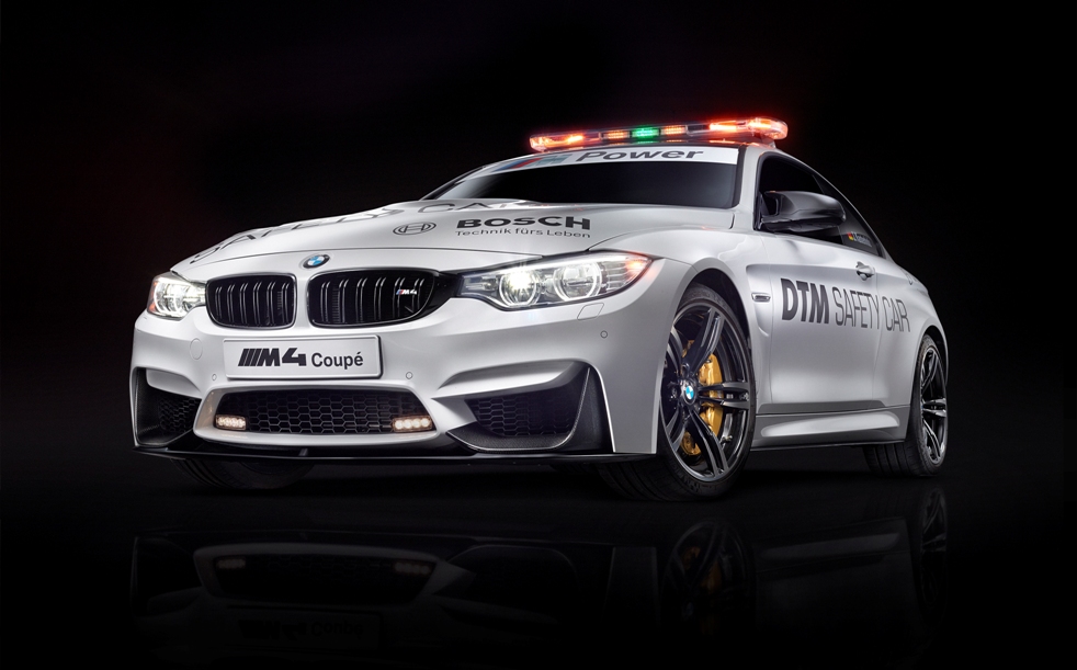 New BMW M4 Coupé DTM Safety Car leads the Field