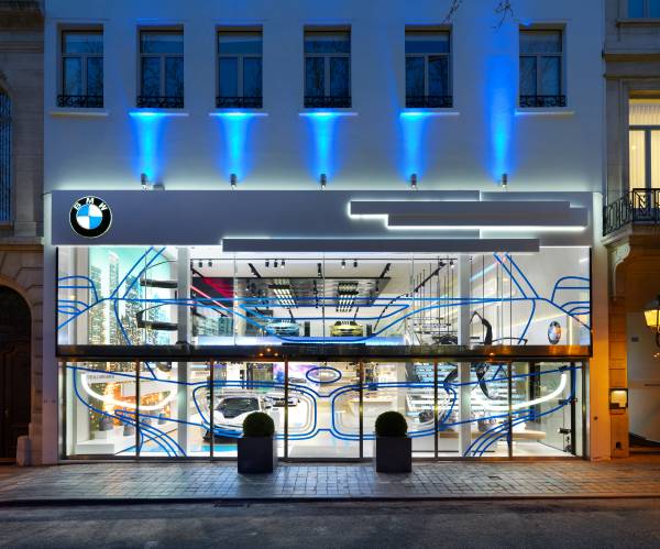 BMW Brand Store in Brussels earns Iconic Award 2014