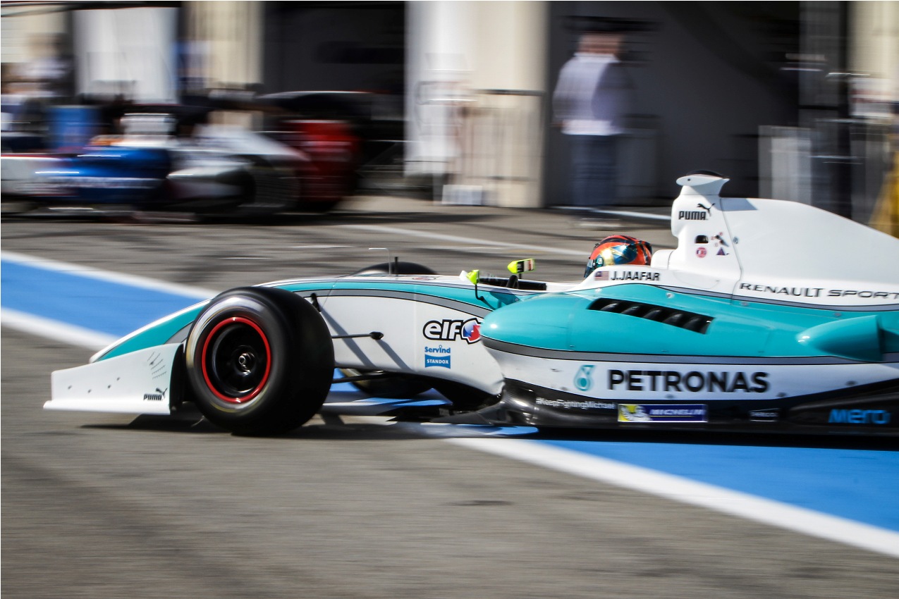 Jazeman put in a strong performance today with a fourth place in qualifying and fifth place race finish at Paul Ricard circuit, in the eighth round of the Formula Renault 3.5 Series.