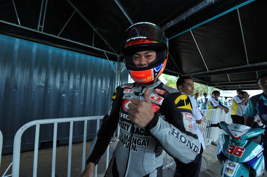 Zaqhwan Zaidi at the Cub Prix holding bay