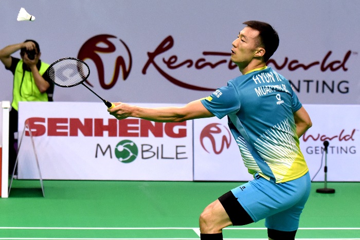 Lee Hyun-il beat Goh Chin Giap 11-9, 11-10, 11-8