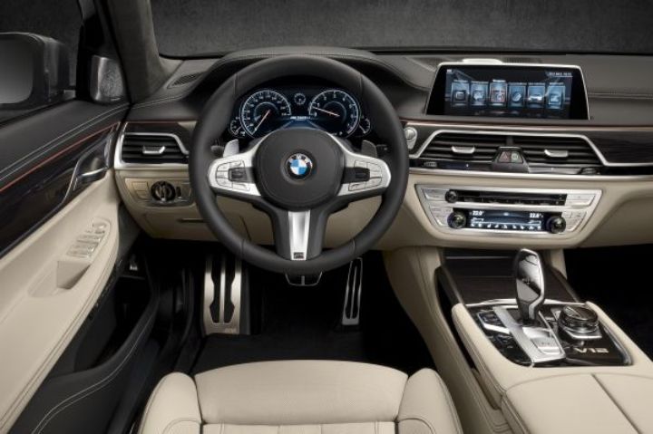bmw-m760li-xdrive-in