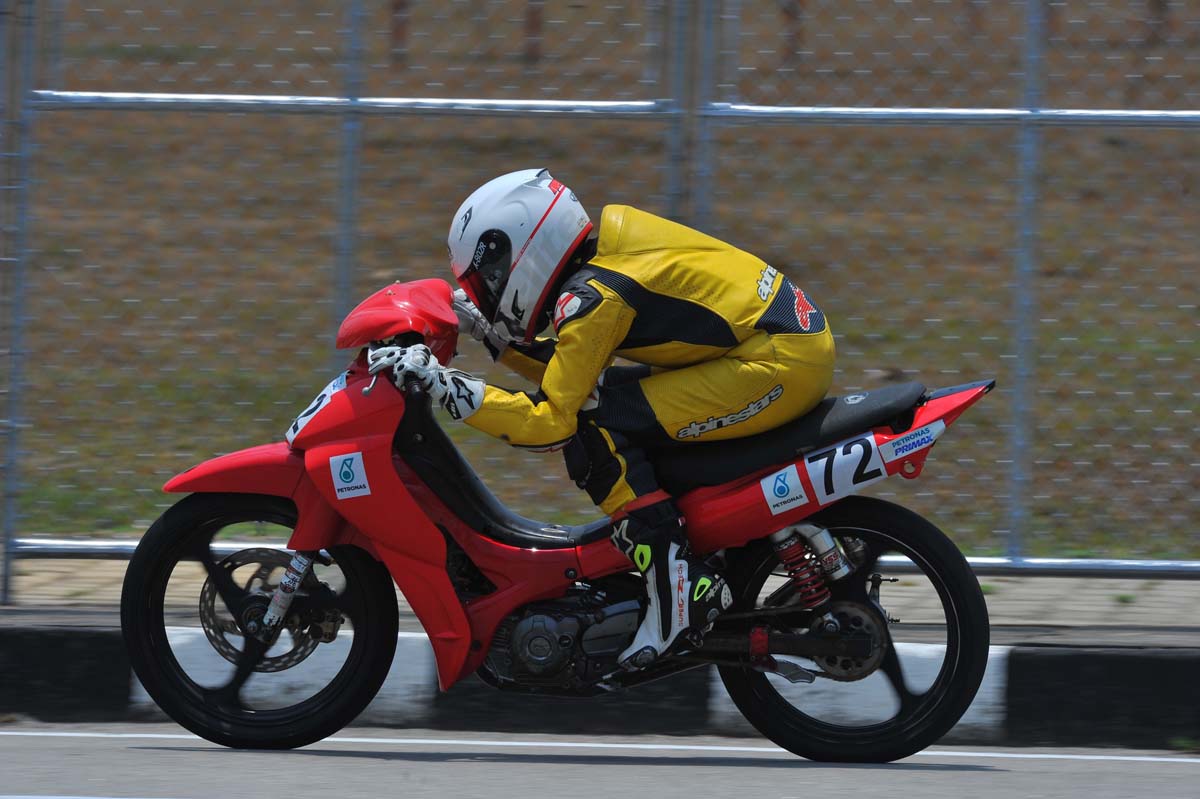 Kareer perlumbaan Nasha Edziera Bahauddin yang bermula dalam kelas Wira pada tahun 2009 kini meningkatkan diri untuk meraih podium di kelas Pro-Am.