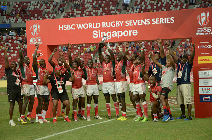 Kenya mencipta sejarah tersendiri dalam arena sukan ragbi antarabangsa apabila berjaya menjuarai Kejohanan Ragbi HSBC Seven Series yang telah berlangsung Stadium Kallang, Singapura. Kredit Foto – Sukandaily