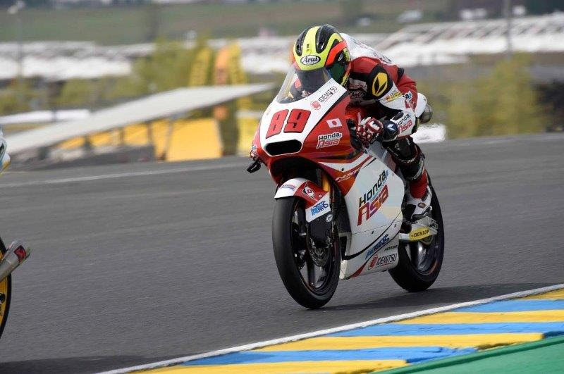 Moto3 rookie Khairul Idham Pawi finished 14th place again and added two more championship points in today’s twenty-four lap French GP. His team mate Hiroki Ono forced to retire from the race due to the crash at turn 8 on lap16.