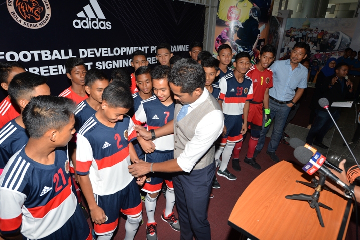 adidas.nfdp