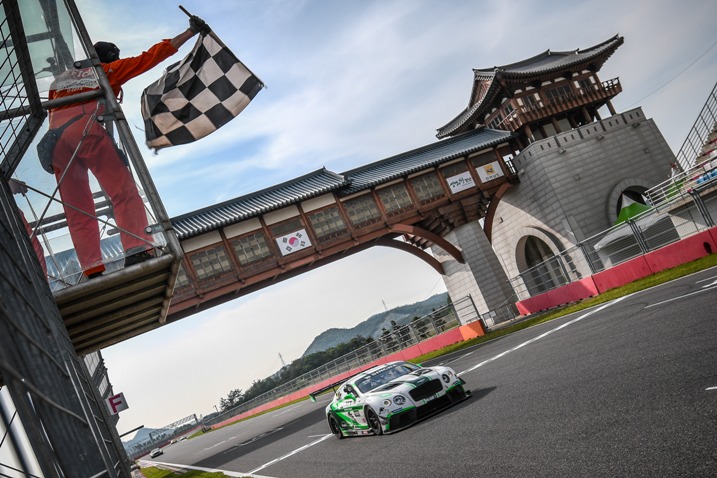 Venter Dominates GT Asia Series Season Opener