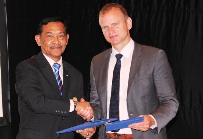AFF sign with Sportradar
