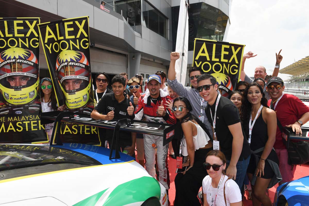 2016 Audi R8 LMS Cup 2016 Rounds 5 & 6 - Alex Yoong (MAL) Audi TEDA Racing Team celebrates with his fans