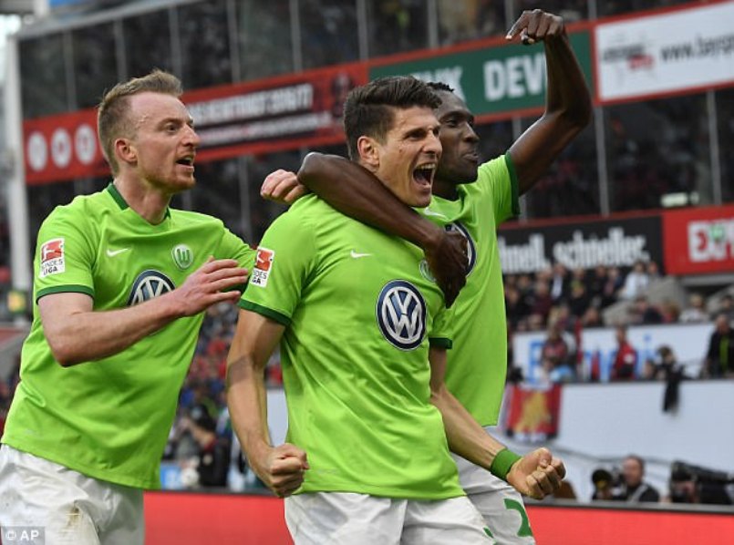 Gomez slams ‘unsporting’ Voeller after spat