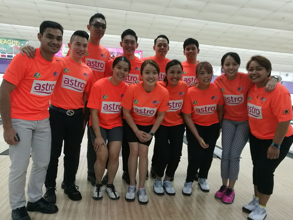 BOWLING-national bowlers all fired up