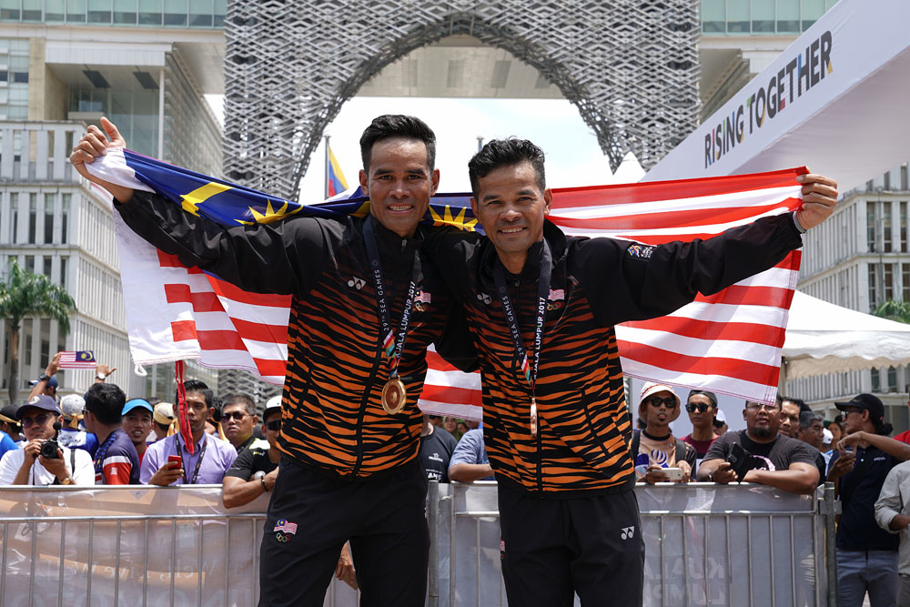 29th SEA Games KL2017 Cycling Basikal Criterium - Mohd Harrif Saleh(left) & Mohd Zamri Saleh