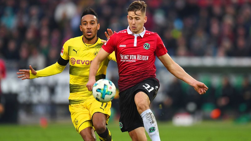 Misfiring Dortmund reject crisis talk