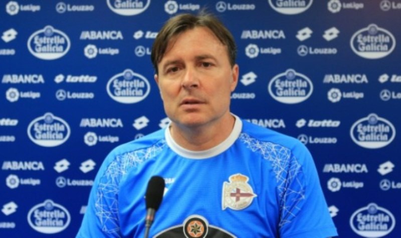 Deportivo sack coach again
