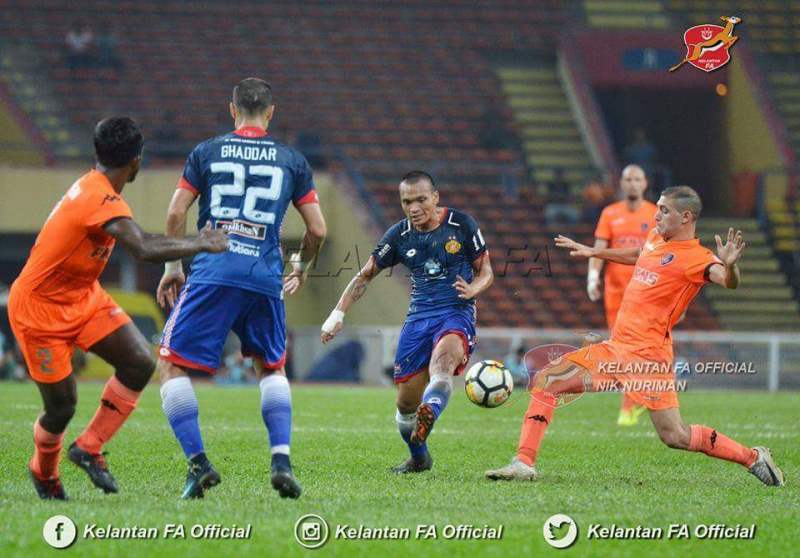 Kurang menyengat, trio Kelantan dihimpit tekanan