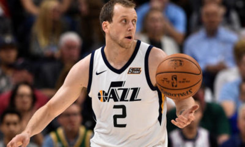 Jazz shock Rockets to level NBA playoff series
