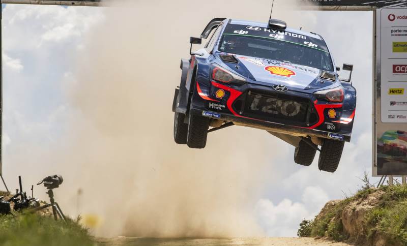 Portugal victory sees Neuville regain championship lead