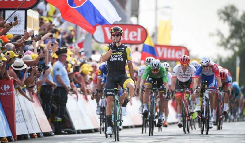 Groenewegen’s show of power silences Tour de France critics