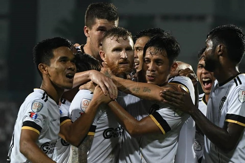 Terengganu win seven goal thriller to make Malaysia Cup semis